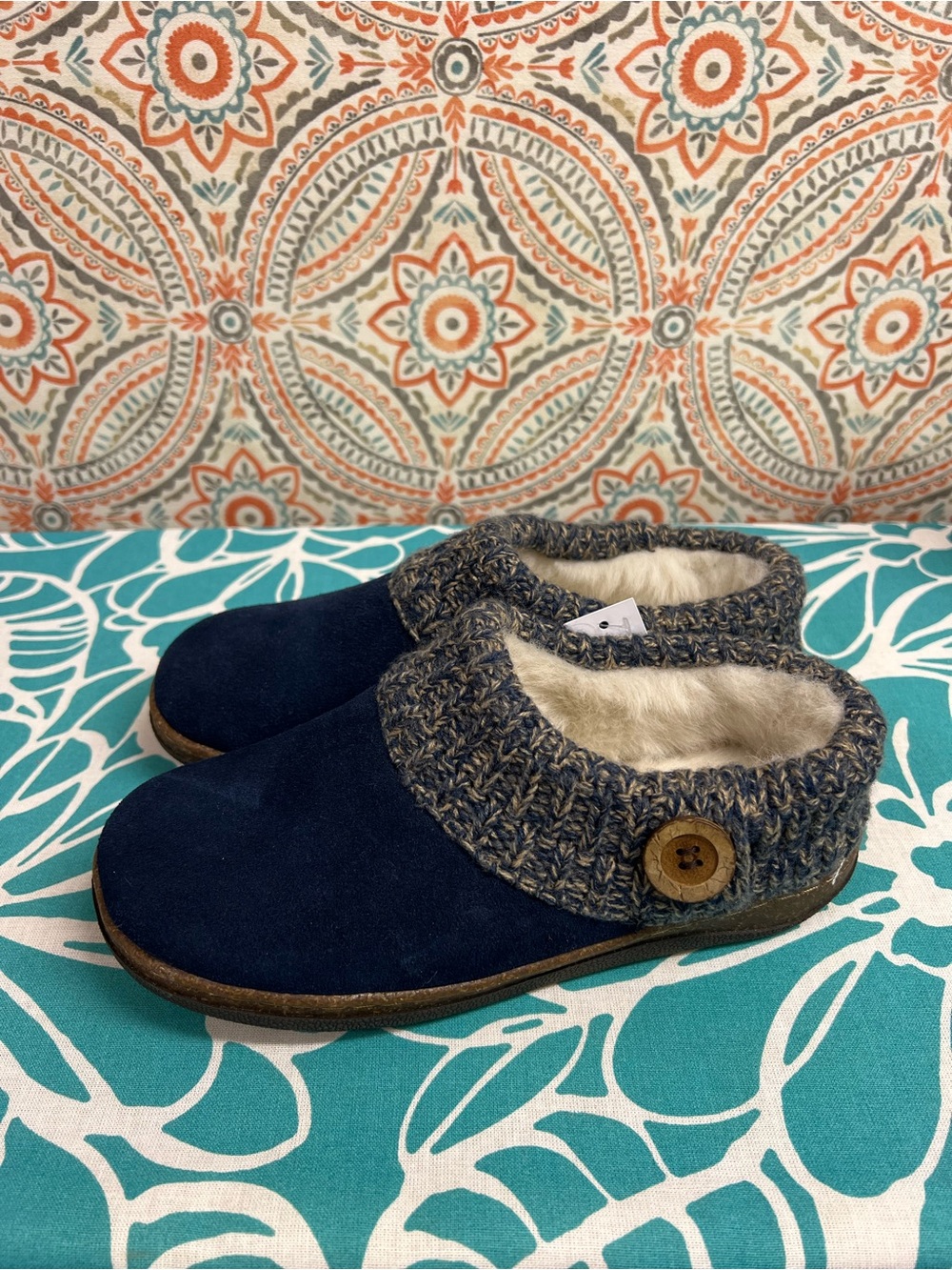 Clarks clogs faux fur lined size 7 navy
